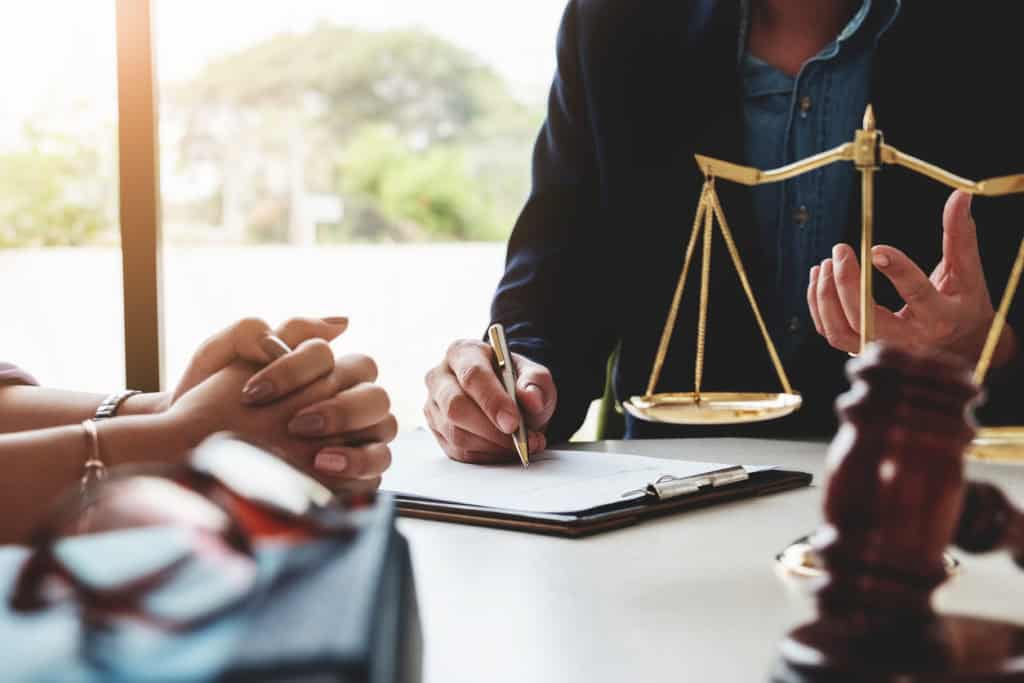Court Applications vs. Mediation: A Less Stressful Path with EH Mediation Exmouth